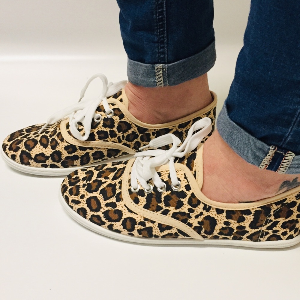 NEW Leopard Cheetah Print Canvas Womans Shoes